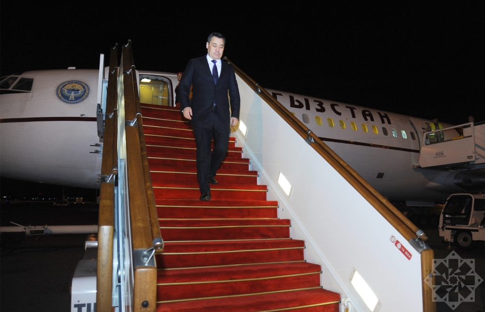 President of Kyrgyzstan arrives in Azerbaijan on working visit