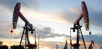 Oil prices fall in world markets