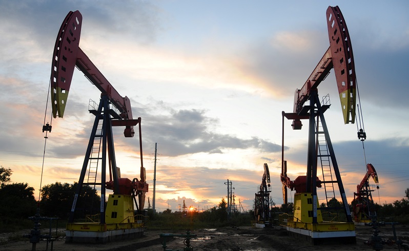 Oil prices fall in world markets