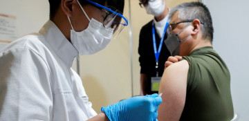 Japan approves 1st domestic COVID-19 variant vaccine