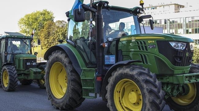 French farmers protest government's agricultural policy with tractors