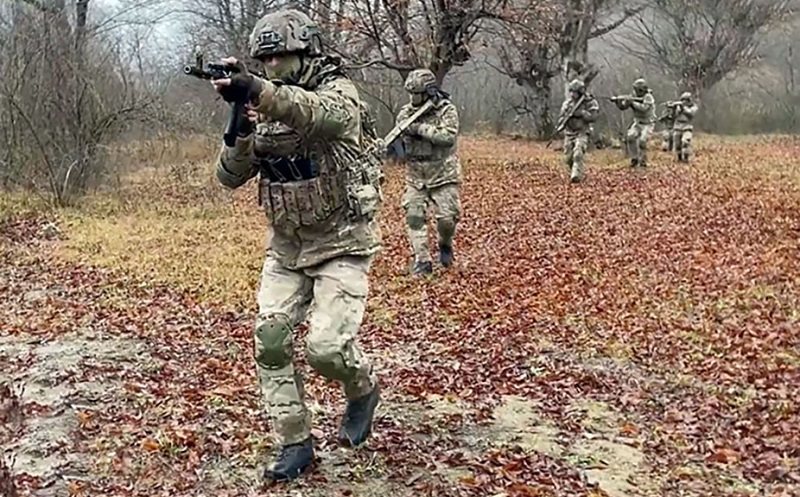 Azerbaijani commandos conduct tactical-special exercises (VIDEO)