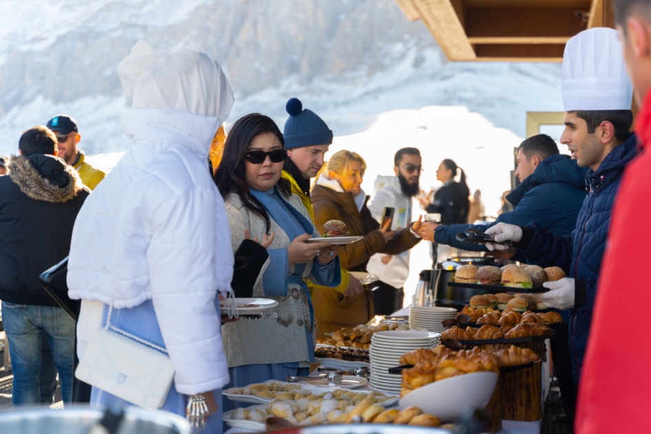 Representatives of foreign tourism industry and bloggers visit Azerbaijan