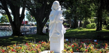 Azerbaijanis living in France protest against mayor’s office of Evian-les-Bains