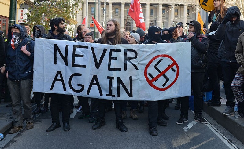 Australia bans Nazi symbols, salute