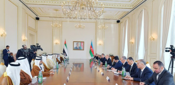 Presidents of Azerbaijan and United Arab Emirates hold expanded meeting