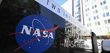 NASA delays astronaut moon landing to 2026