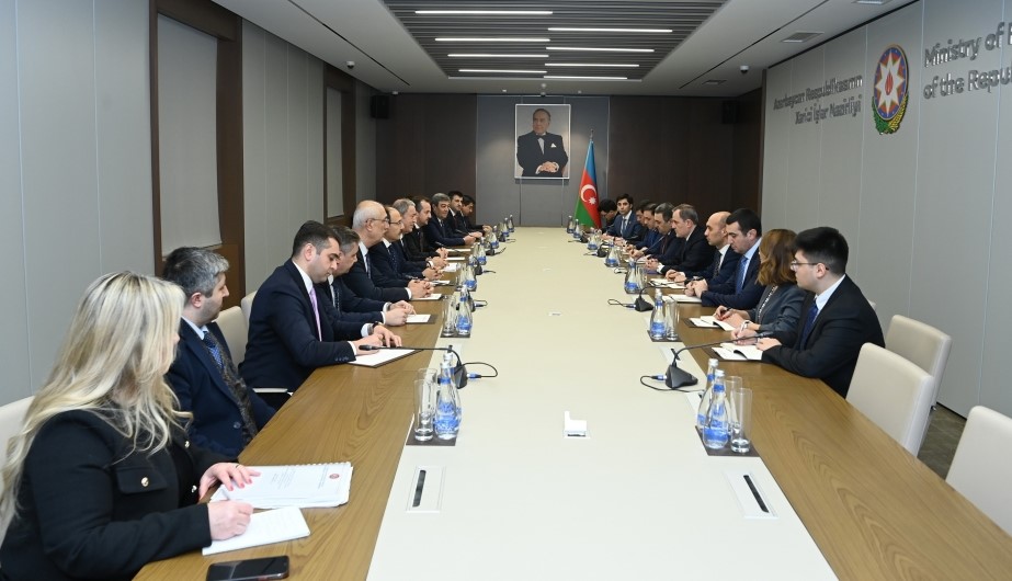 Azerbaijani FM meets with Chairman of National Defense Committee of Grand National Assembly of Türkiye