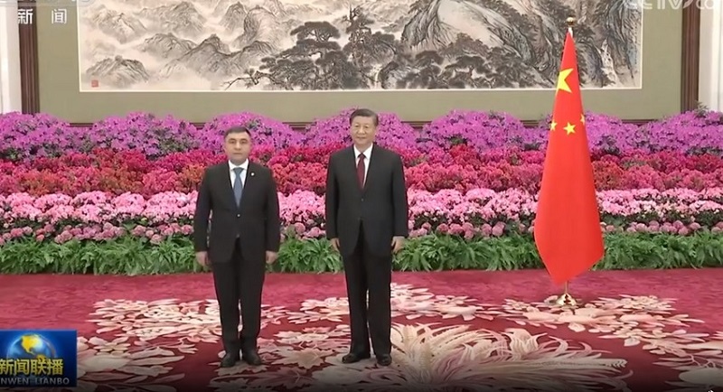 Azerbaijan’s ambassador presents his credentials to Chinese president