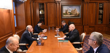 Azerbaijani PM meets with Russian Minister of Civil Defence, Emergencies and Disaster Relief