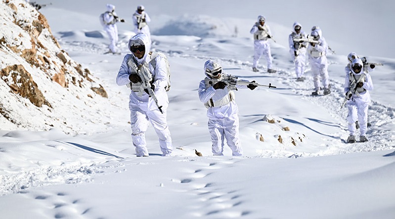 Azerbaijan’s special forces conduct tactical-special exercise (VIDEO)