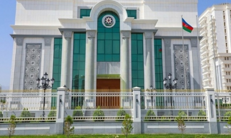 Azerbaijan's Embassy in Turkmenistan sets up polling station