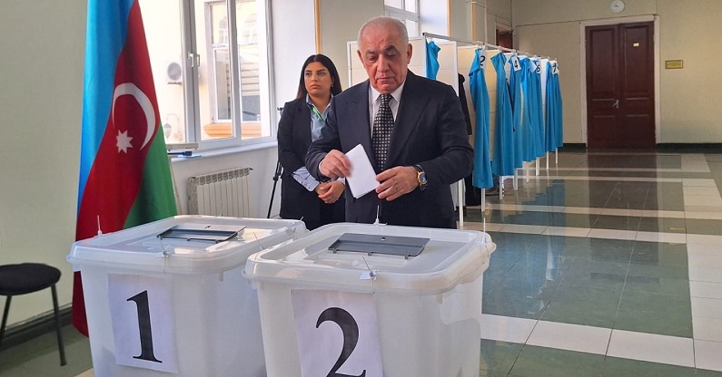 Azerbaijan’s prime minister casts vote in presidential election