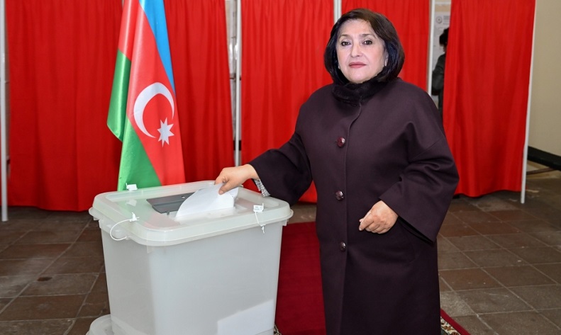 Azerbaijani parliament speaker votes in presidential election