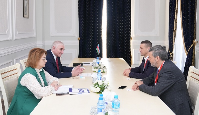 Azerbaijani CEC chairman meets with Hungarian counterpart
