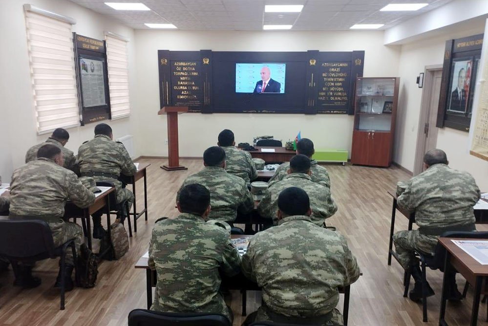 Azerbaijan Army holds socio-political training classes (PHOTO)