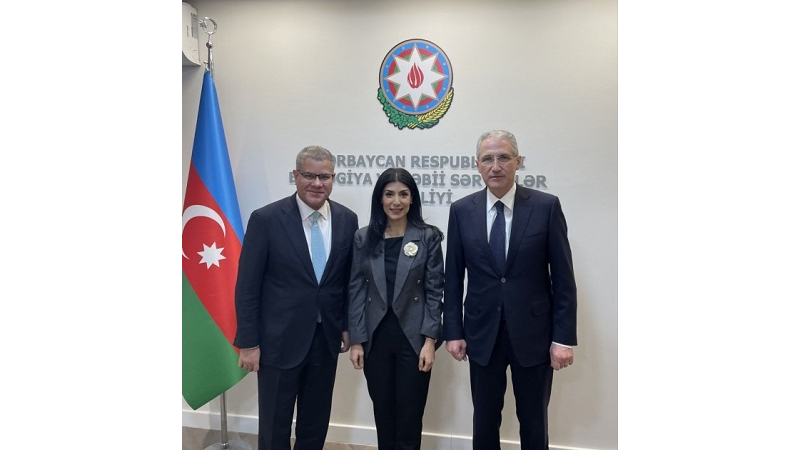 COP26 president visits Azerbaijan