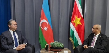 Azerbaijani ambassador presents his credentials to Surinamese president