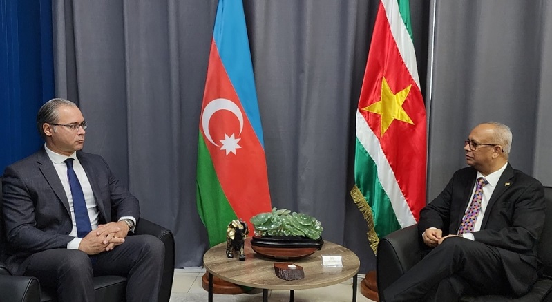 Azerbaijani ambassador presents his credentials to Surinamese president