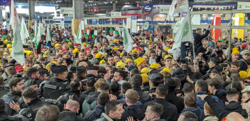 At Paris agricultural show, dairy farmers from across Europe protest for ‘fair’ milk prices