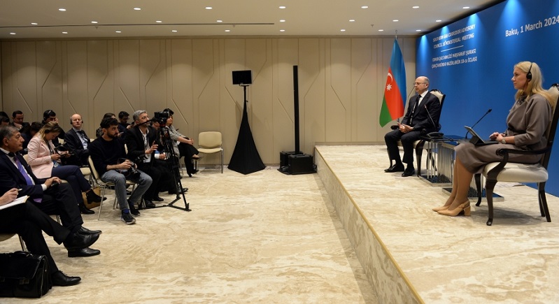 Azerbaijani energy minister, European commissioner for energy make press statement