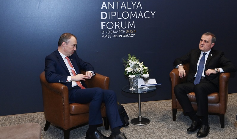 Azerbaijani FM, EU special rep discuss Baku-Yerevan normalization process