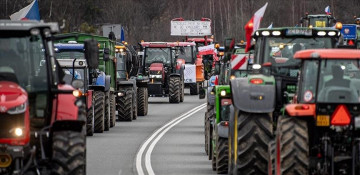 Insufficient income is common problem of protesting French farmers: Representatives