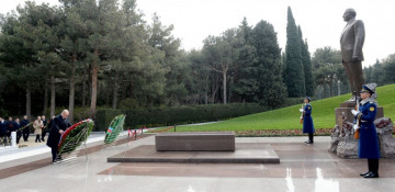 Russian PM Mikhail Mishustin visited grave of Great Leader of Azerbaijan Heydar Aliyev