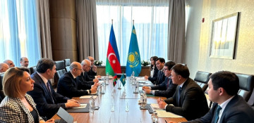 Azerbaijan’s Minister of Energy meets with his Kazakh Counterpart