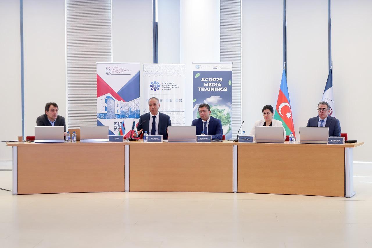 Azerbaijan holds first training for English-speaking journalists who will cover COP29 (PHOTO)