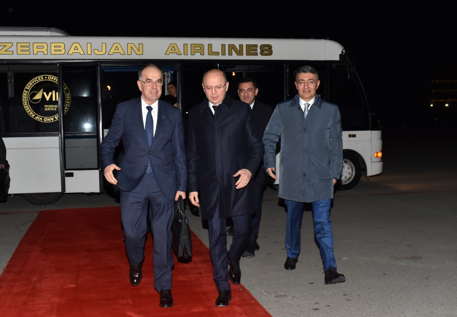 Albanian President arrives in Azerbaijan on a working visit