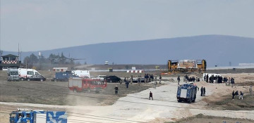 Military training aircraft crashes in central Türkiye