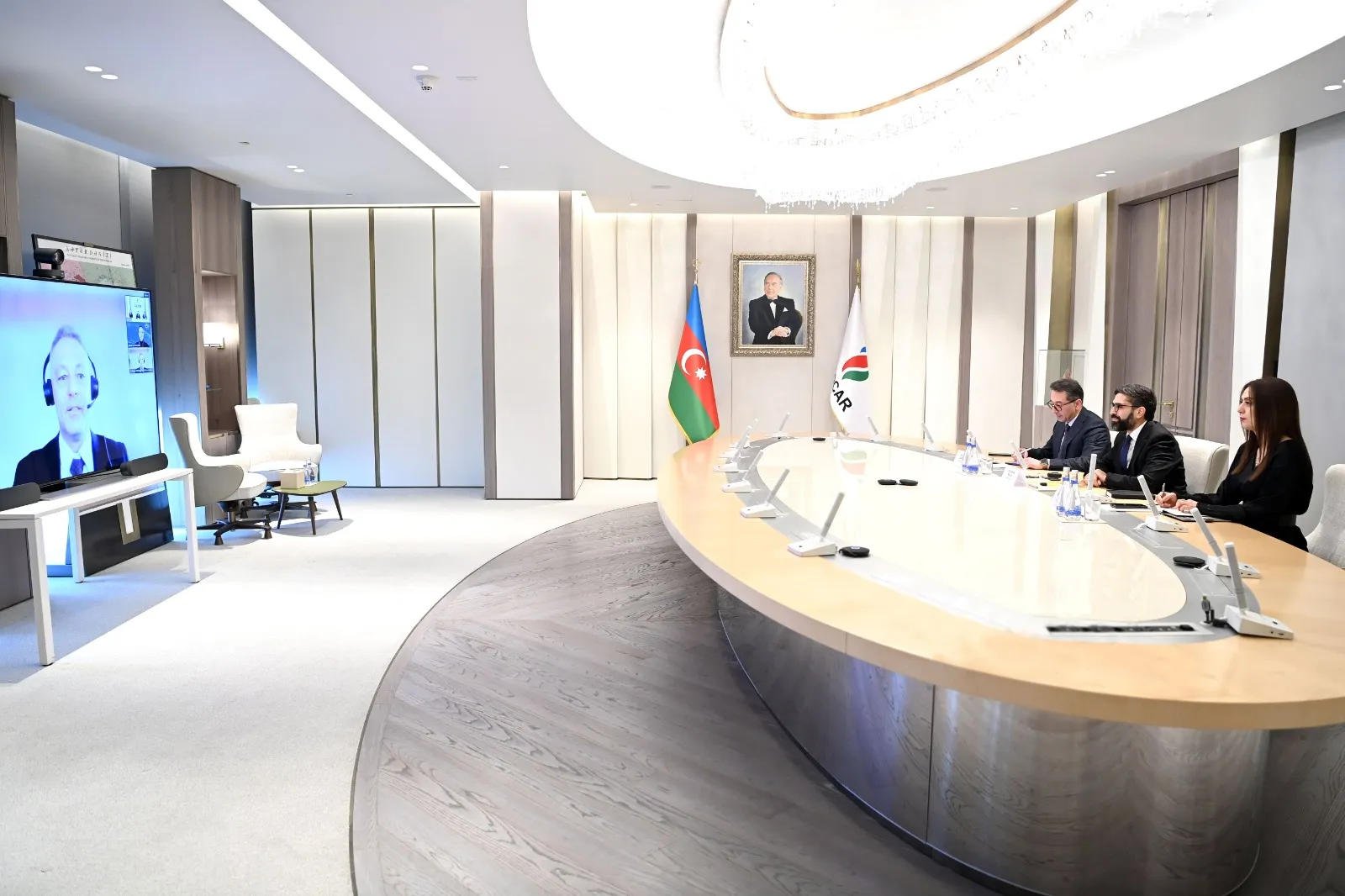 SOCAR President meets with representatives of World Economic Forum