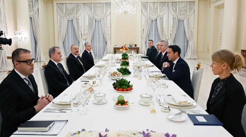 President Ilham Aliyev holds expanded meeting over dinner with NATO Secretary General Jens Stoltenberg