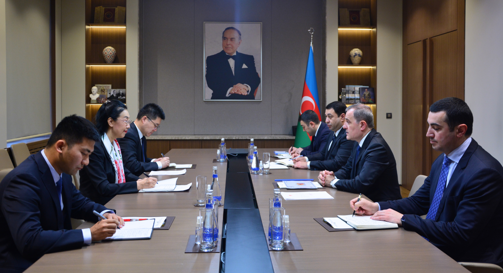 Azerbaijani FM receives outgoing Chinese ambassador