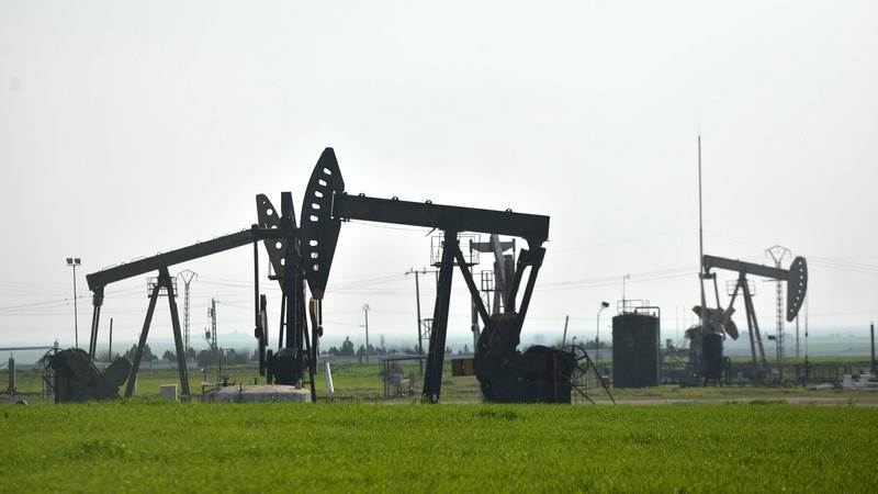 Oil slips on possible Gaza ceasefire, stronger dollar