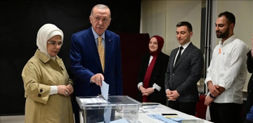 President Erdogan casts ballot in Türkiye's local elections