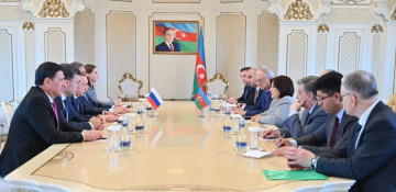 Speaker of Azerbaijan's Parliament meets with governor of St. Petersburg