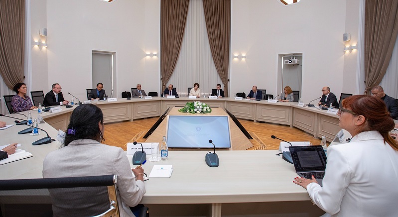 Azerbaijan, Asian Development Bank mull priority directions of green energy agenda