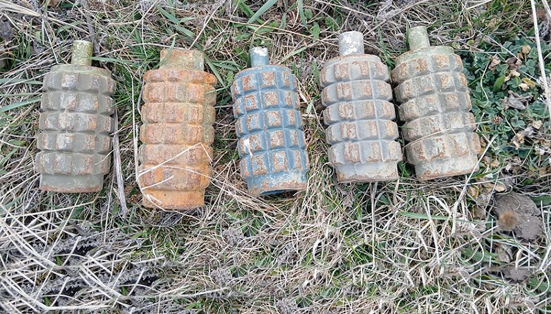 Azerbaijan detects minefield at cemetery in liberated Aghdaban village - VIDEO
