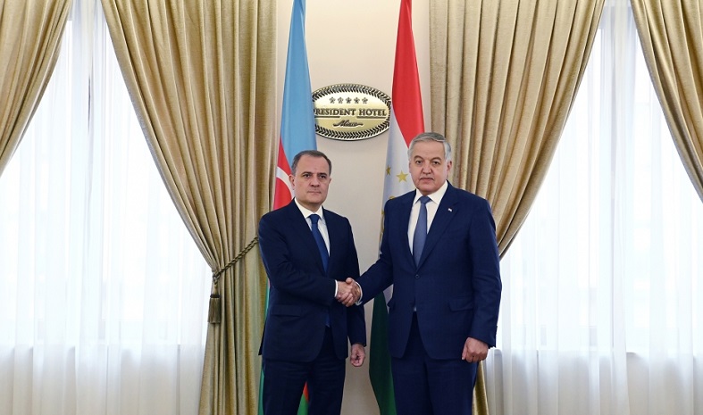Azerbaijan’s foreign minister briefs Tajik counterpart on preparations for COP29