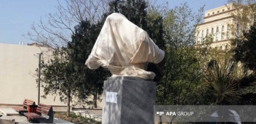 Monument to Chingiz Aitmatov was erected in Baku