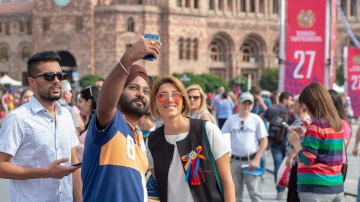 Armenian outlets report a shift: Russians depart as Indians arrive