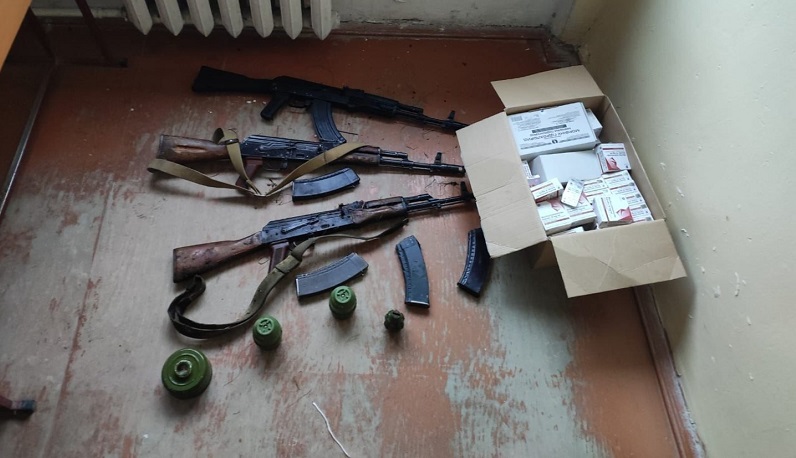 Azerbaijani police continue clearing Khankendi of weapons abandoned by Armenians