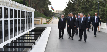 Kyrgyz President Sadyr Zhaparov pays tribute to Azerbaijani martyrs