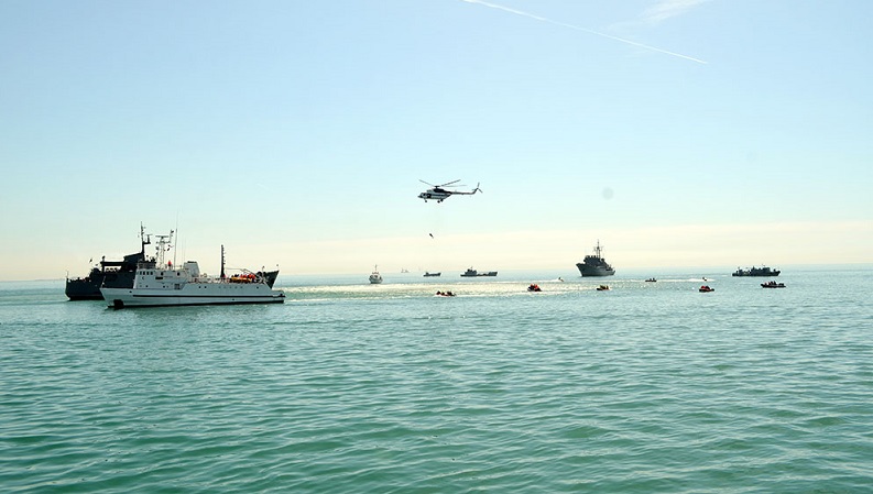 Servicemen of Azerbaijani Naval Forces, Emergencies Ministry complete joint tactical drills in Caspian Sea - VIDEO 