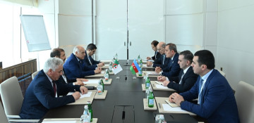 Azerbaijan, Algeria discuss bilateral, regional issues